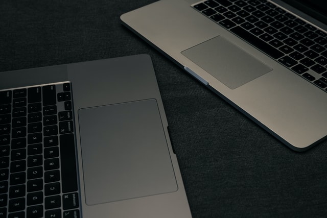 pontus-wellgraf-FU9bFwNTVJ8-unsplash laptop poleasingowz