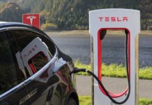 Ile kosztuje samochód Tesla?