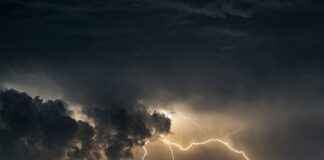Co grozi za pływanie skuterem wodnym bez uprawnień?