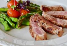 Jak wyczyścić przypalony grill elektryczny?
